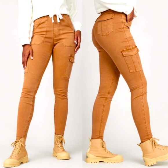 SPANX Pants - •nwt Spanx high rise cargo pants honeycomb glow women XS Small camouflage